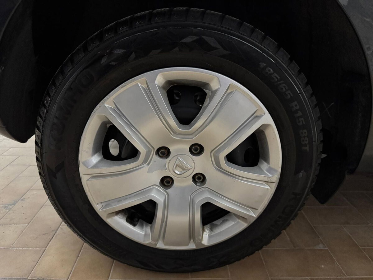 Dacia Sandero 1.0 SCe 12V 75CV Essential (12)