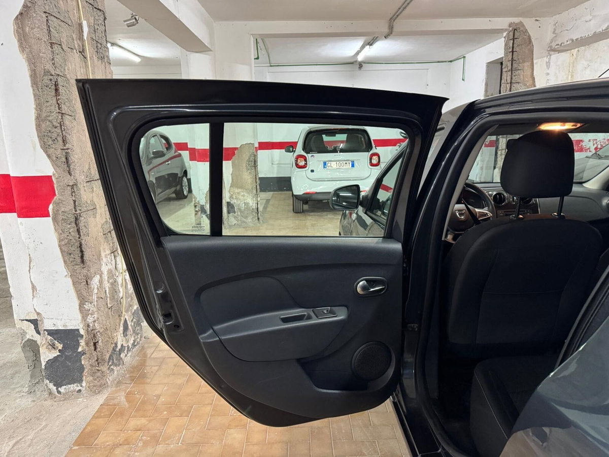 Dacia Sandero 1.0 SCe 12V 75CV Essential (19)