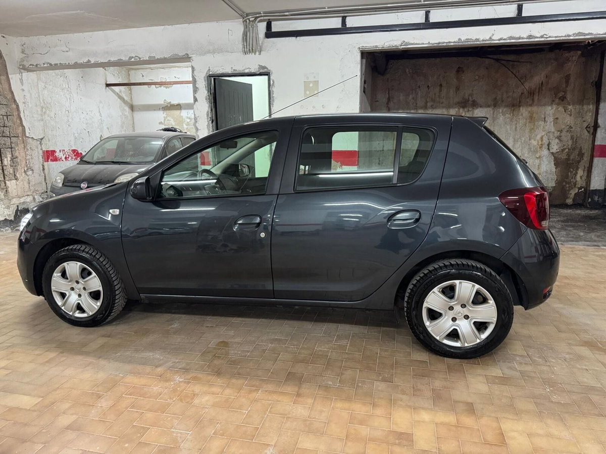 Dacia Sandero 1.0 SCe 12V 75CV Essential (4)