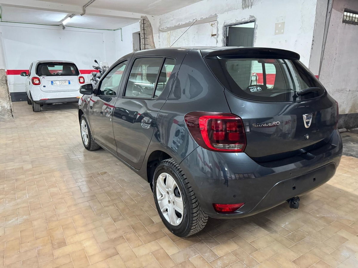 Dacia Sandero 1.0 SCe 12V 75CV Essential (5)
