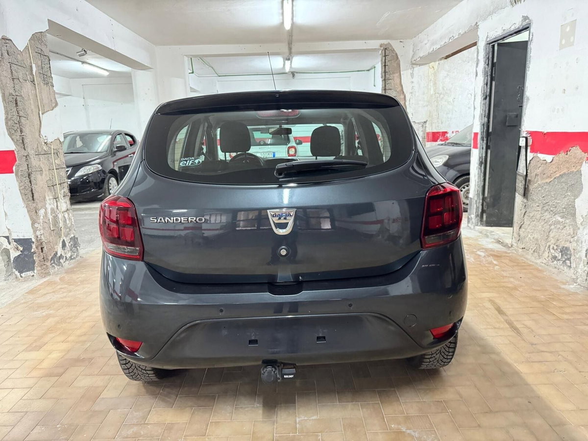 Dacia Sandero 1.0 SCe 12V 75CV Essential (6)