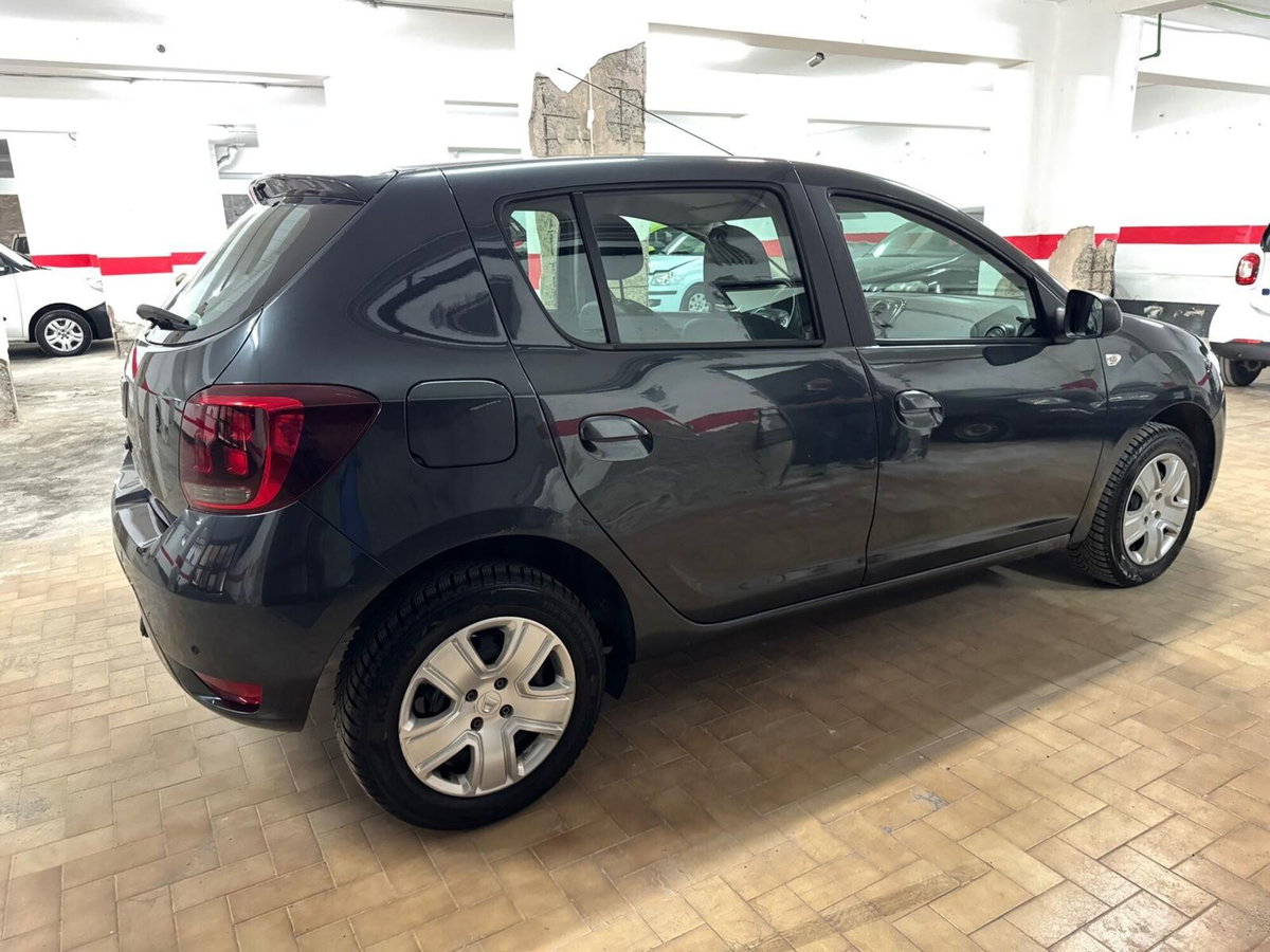Dacia Sandero 1.0 SCe 12V 75CV Essential (7)