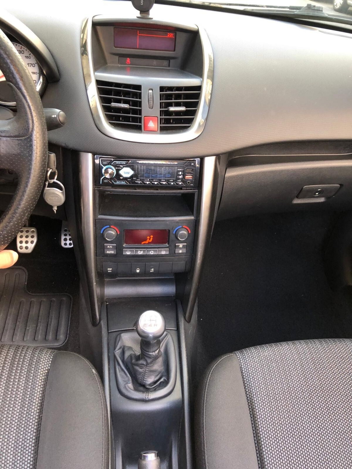 Peugeot 207 Cabrio HDi 110CV CC Féline (17)