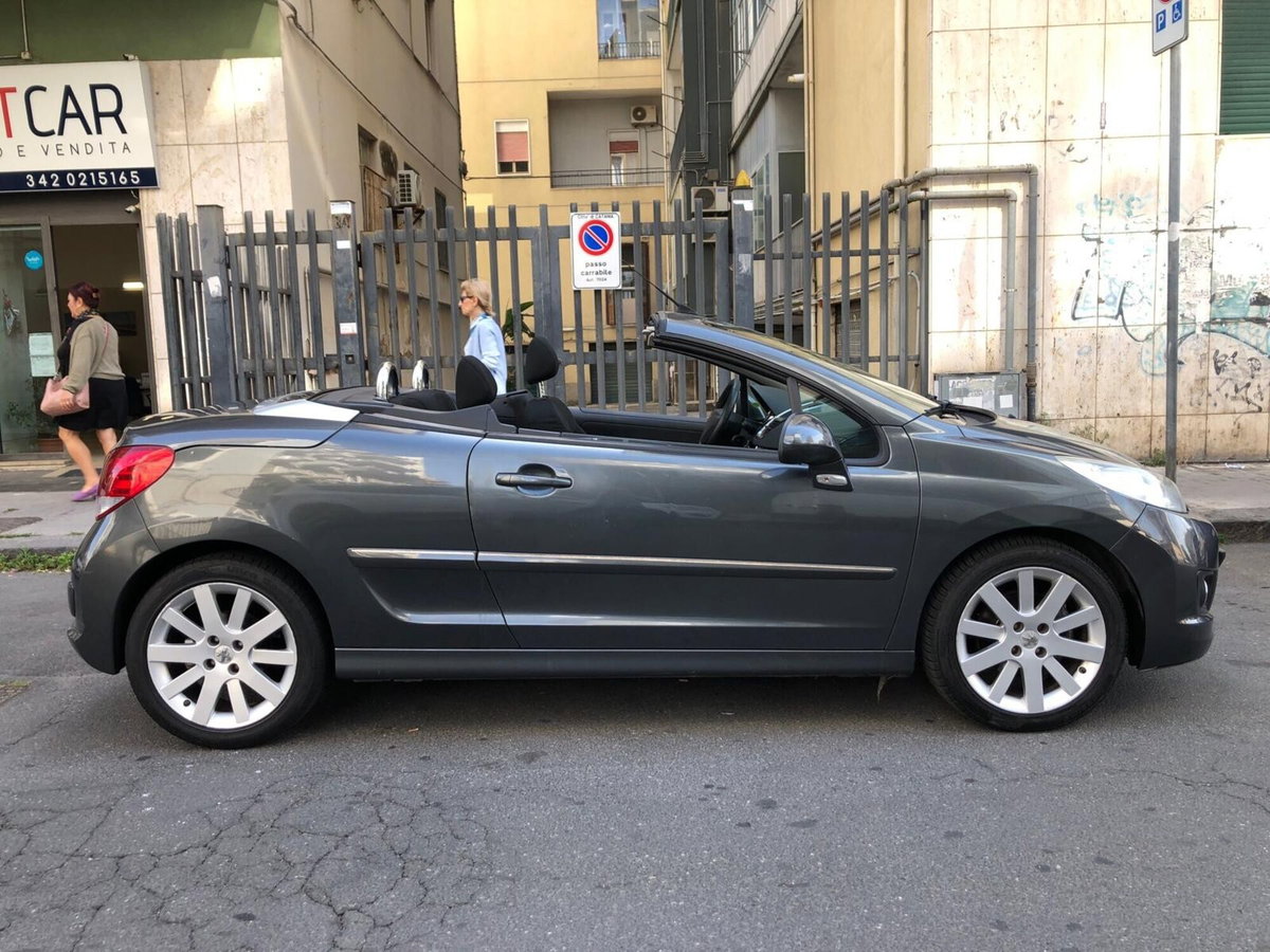 Peugeot 207 Cabrio HDi 110CV CC Féline (2)