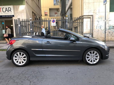Peugeot 207 Cabrio HDi 110CV CC Féline (2)