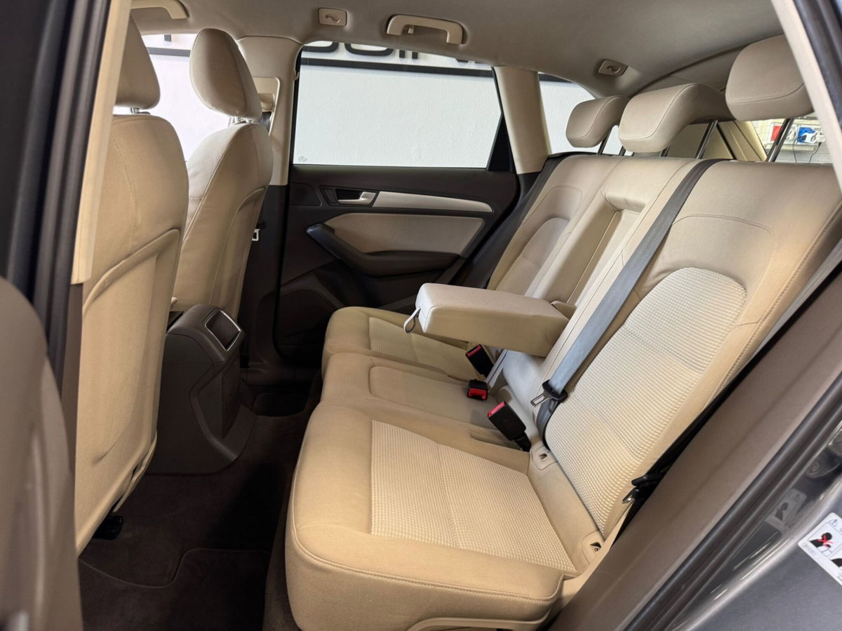 Audi Q5 2.0 TDI 143 CV (11)