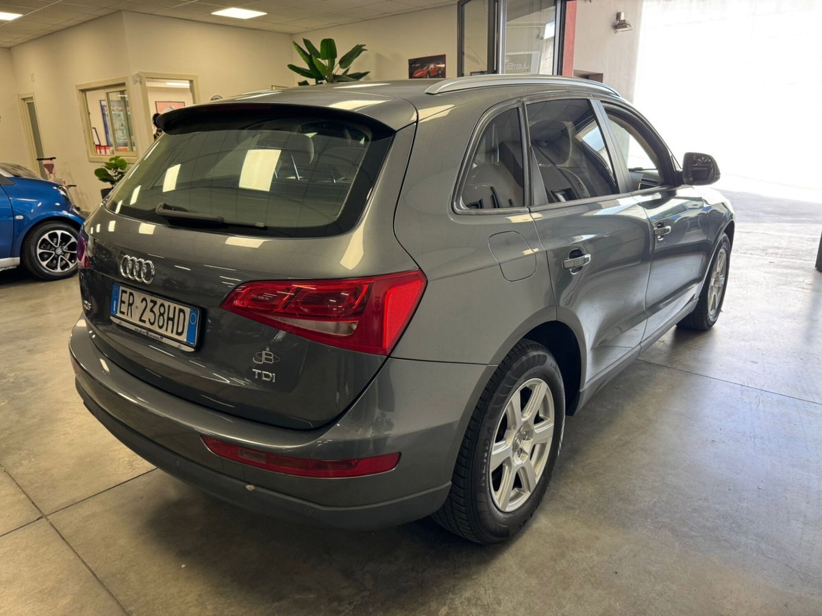 Audi Q5 2.0 TDI 143 CV (4)
