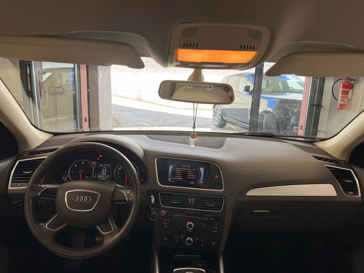 Audi Q5 2.0 TDI 143 CV (8)