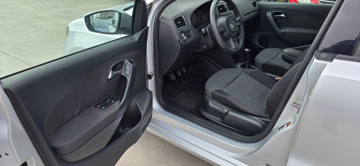 Volkswagen Polo 1.6 TDI 90CV DPF 5 porte Highline (15)