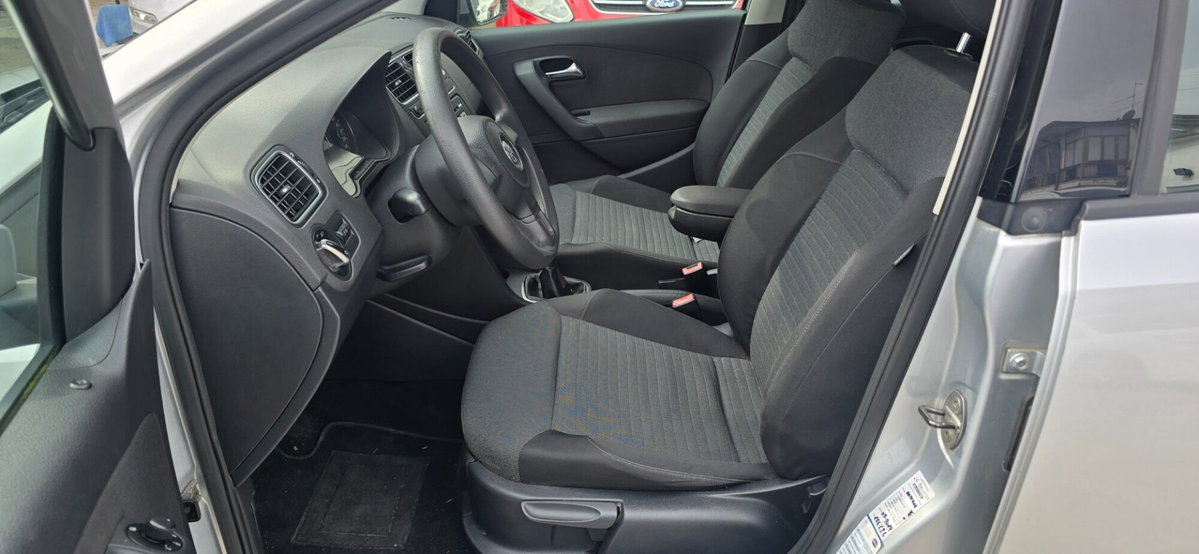 Volkswagen Polo 1.6 TDI 90CV DPF 5 porte Highline (19)