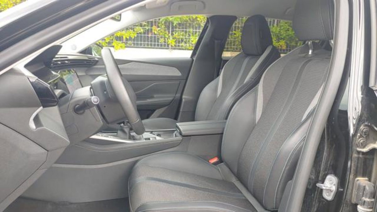Peugeot 308 1.2 puretech t Allure s&s 130cv (13)