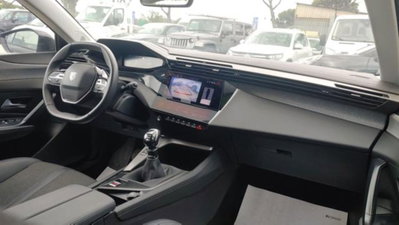 Peugeot 308 1.2 puretech t Allure s&s 130cv (7)