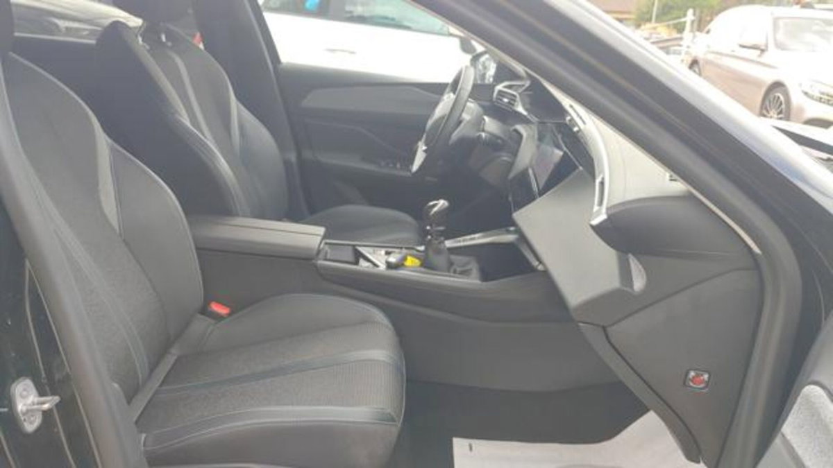 Peugeot 308 1.2 puretech t Allure s&s 130cv (14)