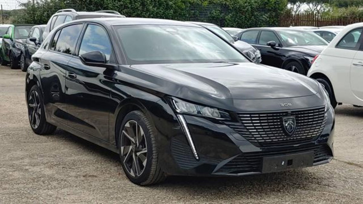 Peugeot 308 1.2 puretech t Allure s&s 130cv (2)