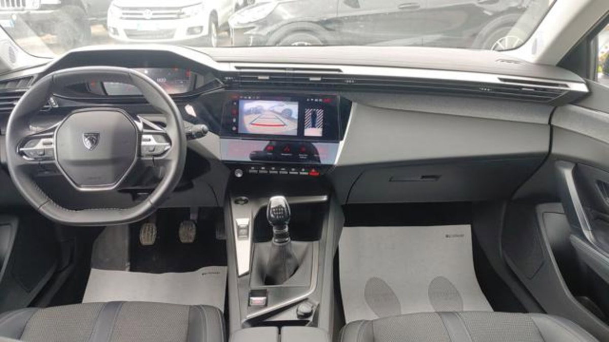 Peugeot 308 1.2 puretech t Allure s&s 130cv (6)
