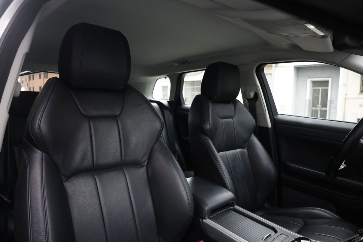 Land Rover Range Rover Evoque 2.0 eD4 5p. SE (6)