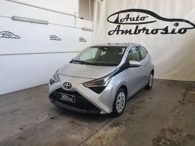 Toyota Aygo 1.0 VVT-i 72 CV 5 porte x-play usata