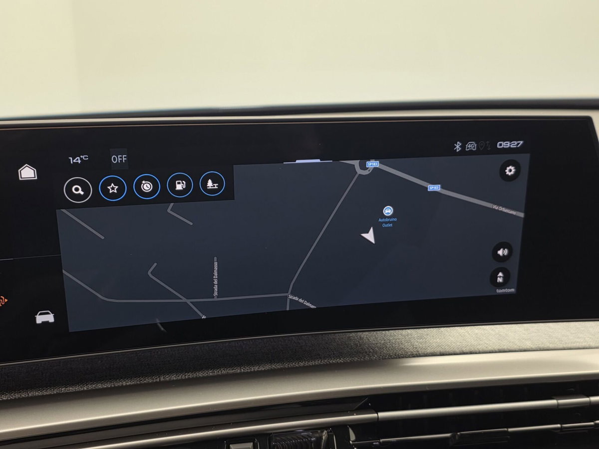 Peugeot 3008 1.2 hybrid GT Exclusive 145cv e-dcs6 (12)