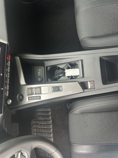 Peugeot 408 1.2 hybrid Allure 145cv e-dsc6 (14)