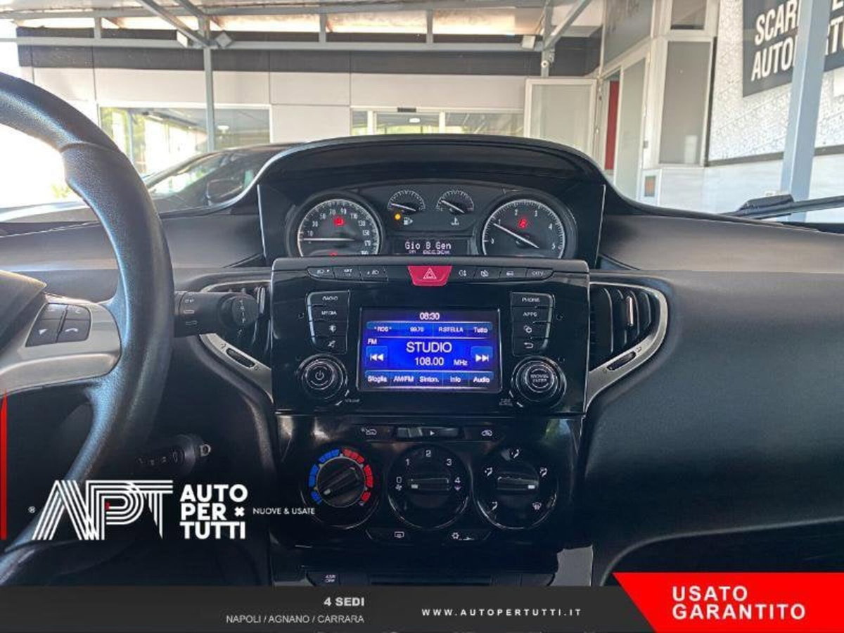 Lancia Ypsilon 1.3 MJT 16V 95 CV 5 porte S&S Gold (9)