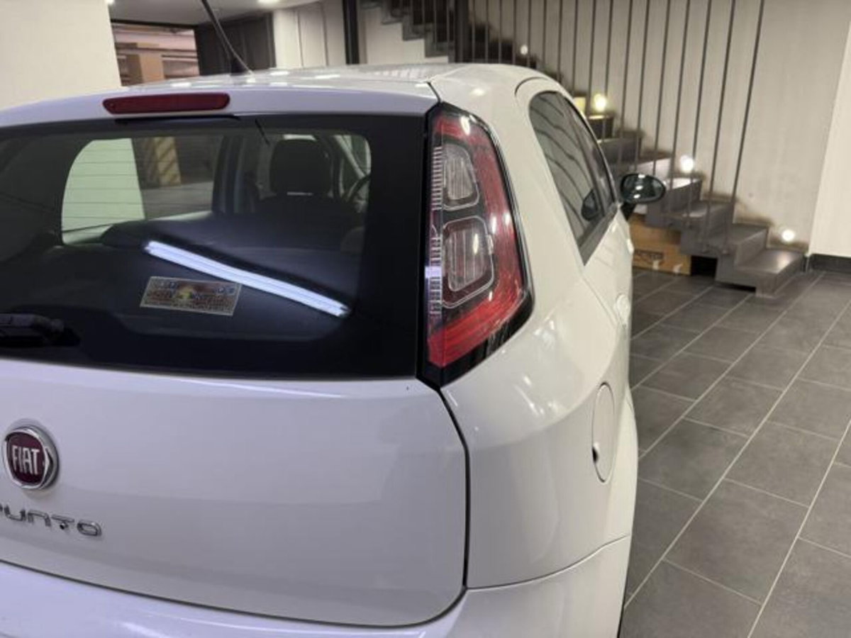 Fiat Punto 1.4 8V 5 porte Natural Power Easy (6)