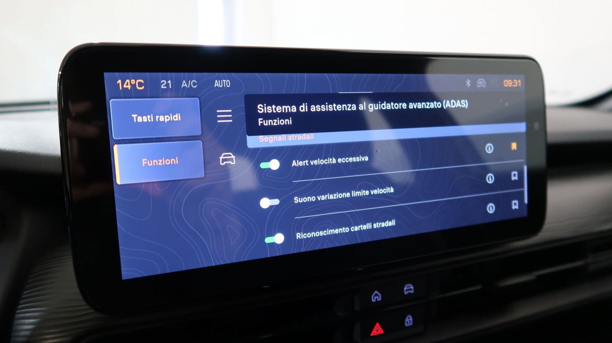 Jeep Avenger 1.2 turbo e-hybrid mhev Longitude fwd 110cv edct6 (15)