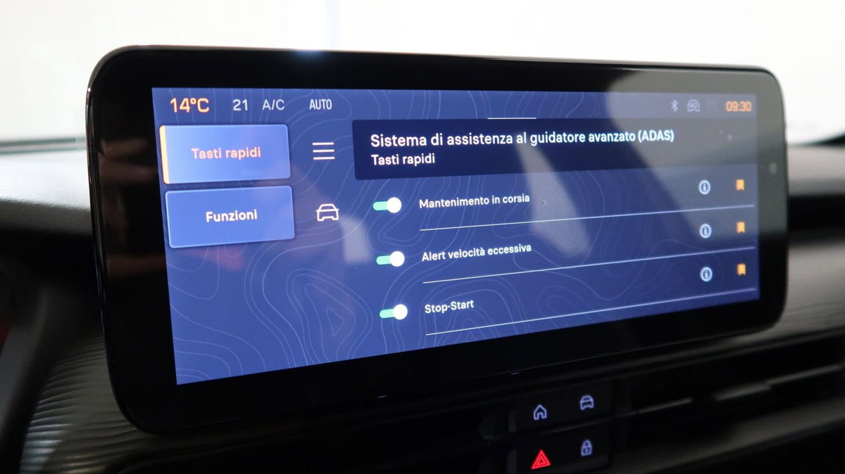 Jeep Avenger 1.2 turbo e-hybrid mhev Longitude fwd 110cv edct6 (17)