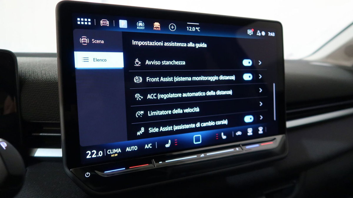 Volkswagen T-Roc 1.5 etsi Life 115cv dsg (16)