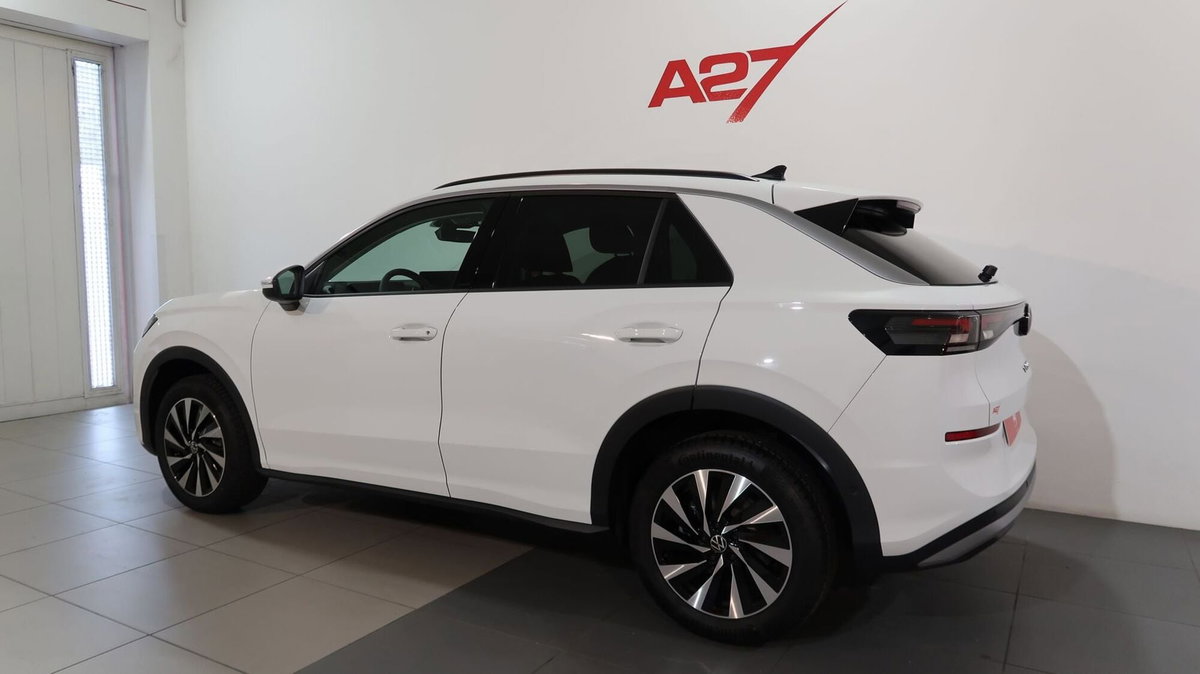 Volkswagen T-Roc 1.5 etsi Life 115cv dsg (17)