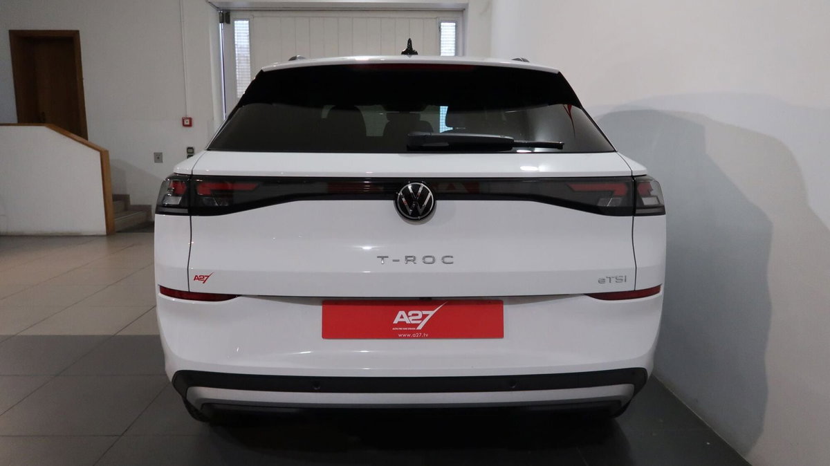 Volkswagen T-Roc 1.5 etsi Life 115cv dsg (9)