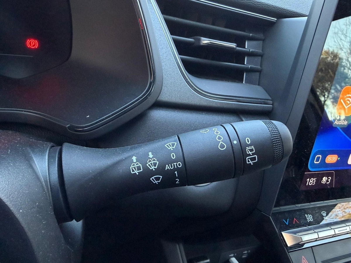 Renault Captur 1.0 tce Techno 90cv (14)