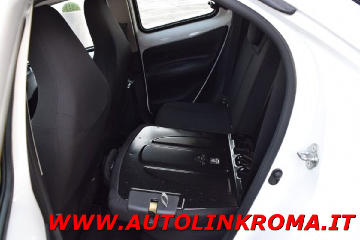Toyota Aygo X 1.0 VVT-i 72 CV 5 porte Limited Air (19)