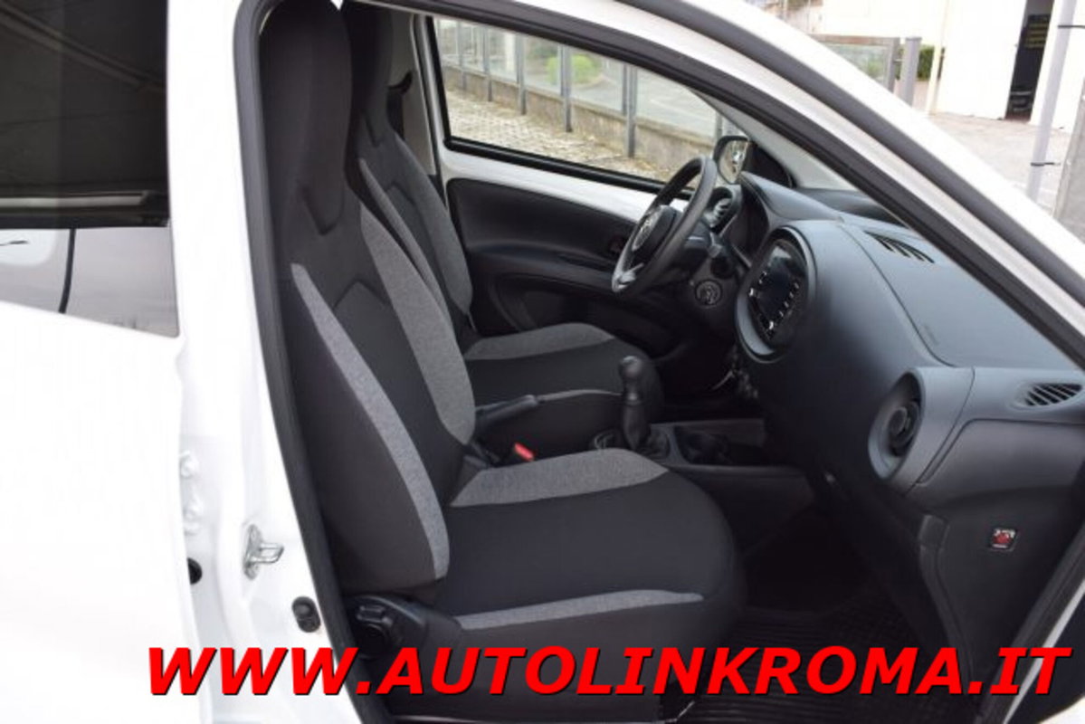 Toyota Aygo X 1.0 VVT-i 72 CV 5 porte Limited Air (6)