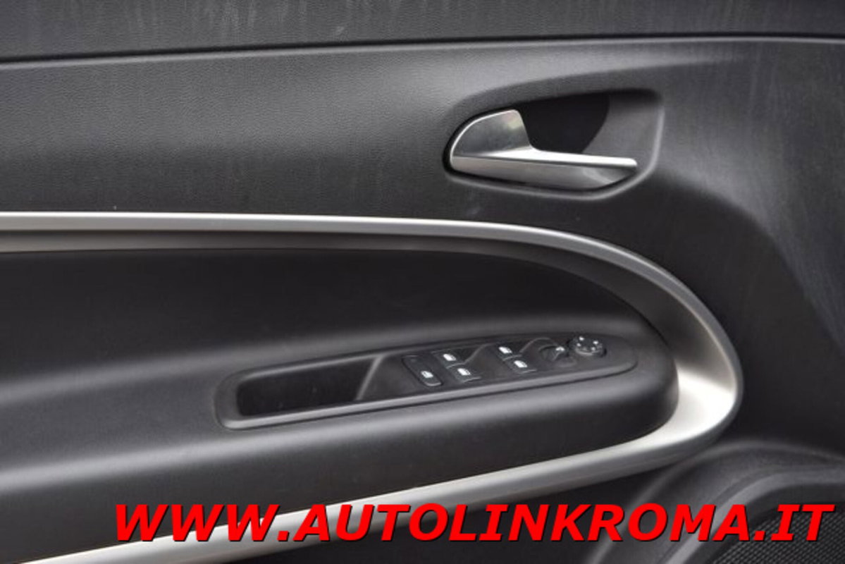 Jeep Avenger 1.2 turbo Summit fwd 100cv (13)