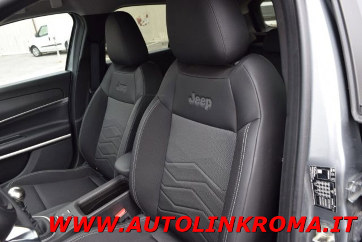 Jeep Avenger 1.2 turbo Summit fwd 100cv (15)