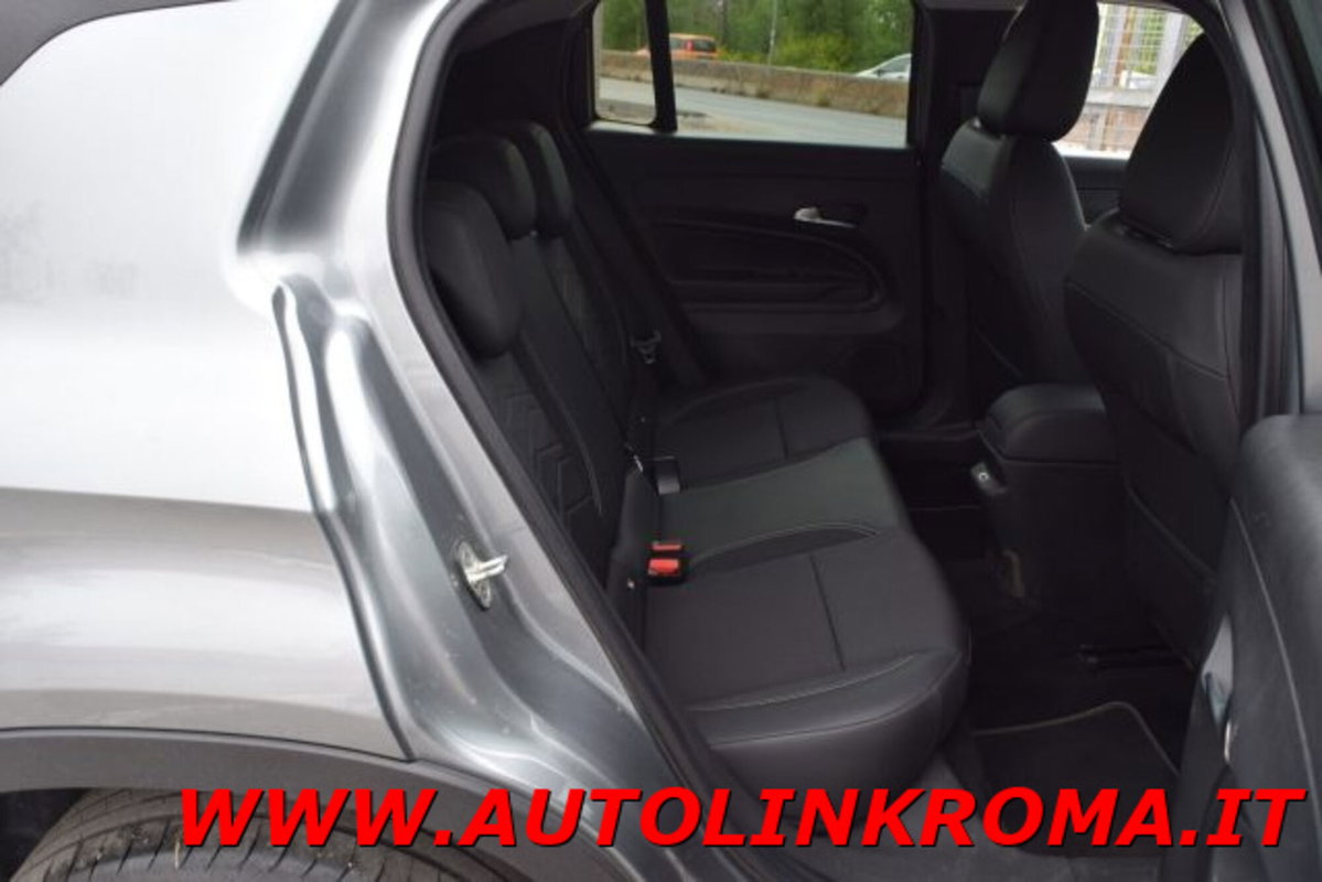 Jeep Avenger 1.2 turbo Summit fwd 100cv (17)