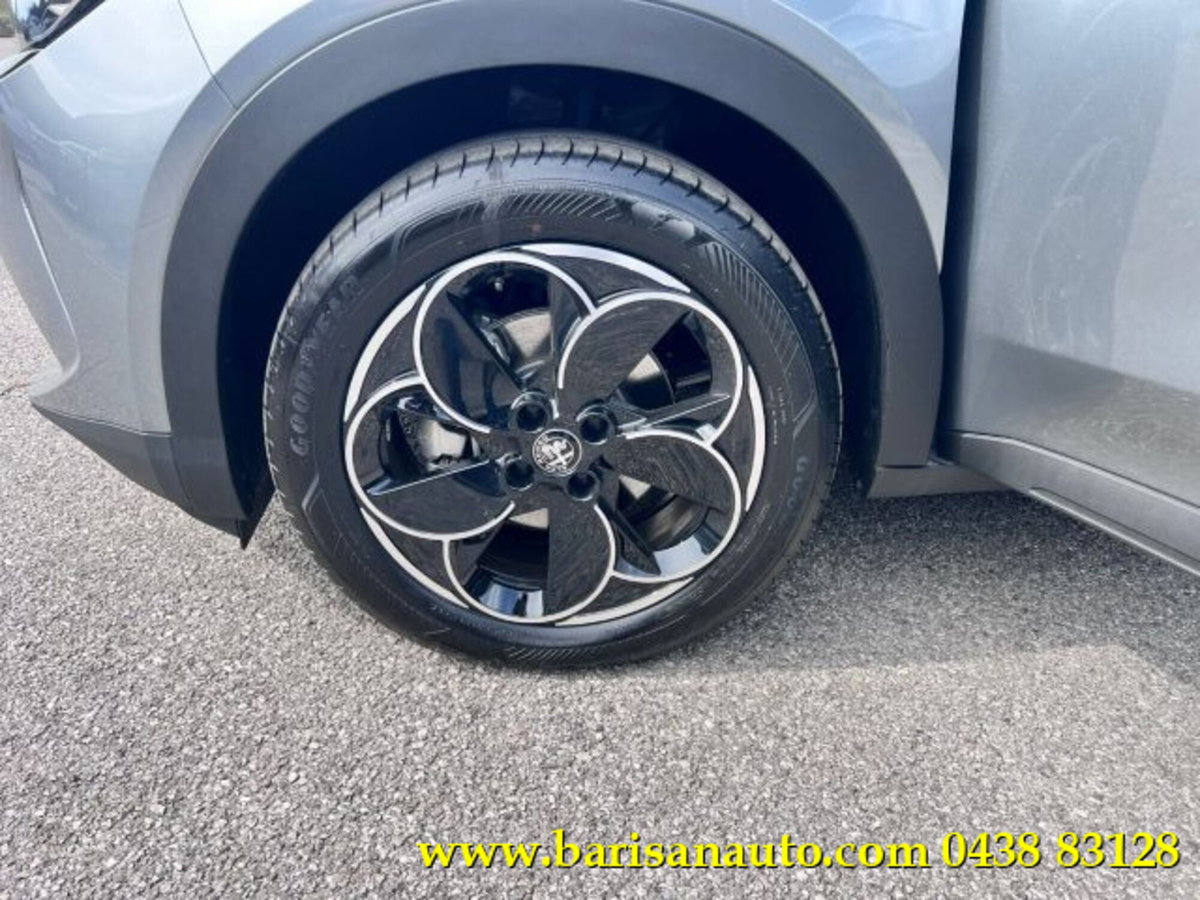Alfa Romeo Junior elettrica Ti 156cv (13)