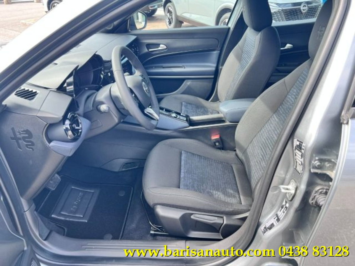Alfa Romeo Junior elettrica Ti 156cv (5)