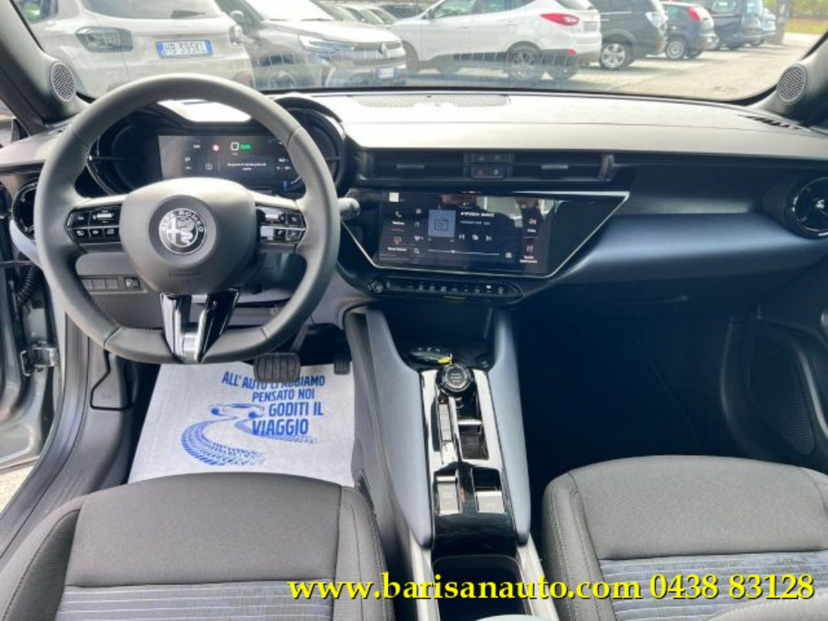 Alfa Romeo Junior elettrica Ti 156cv (9)