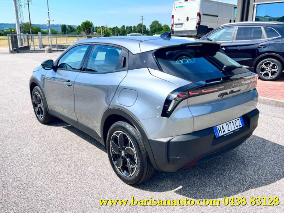 Alfa Romeo Junior elettrica Ti 156cv (4)