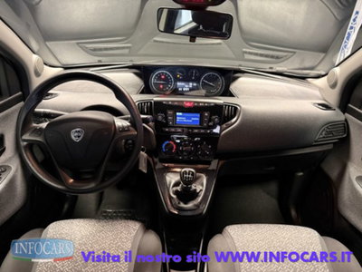 Lancia Ypsilon 1.0 FireFly 5 porte S&S Hybrid Silver Plus (11)