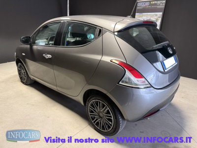 Lancia Ypsilon 1.0 FireFly 5 porte S&S Hybrid Silver Plus (2)