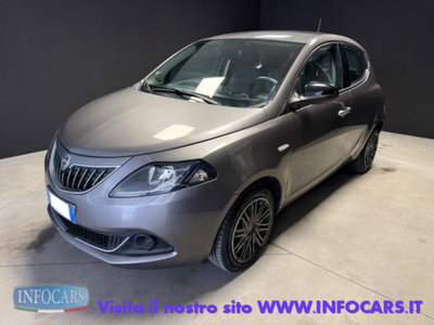 Lancia Ypsilon 1.0 FireFly 5 porte S&S Hybrid Silver Plus (3)