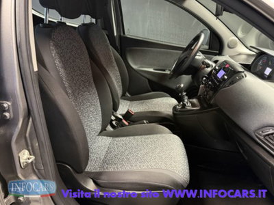 Lancia Ypsilon 1.0 FireFly 5 porte S&S Hybrid Silver Plus (6)