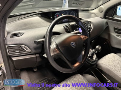 Lancia Ypsilon 1.0 FireFly 5 porte S&S Hybrid Silver Plus (9)