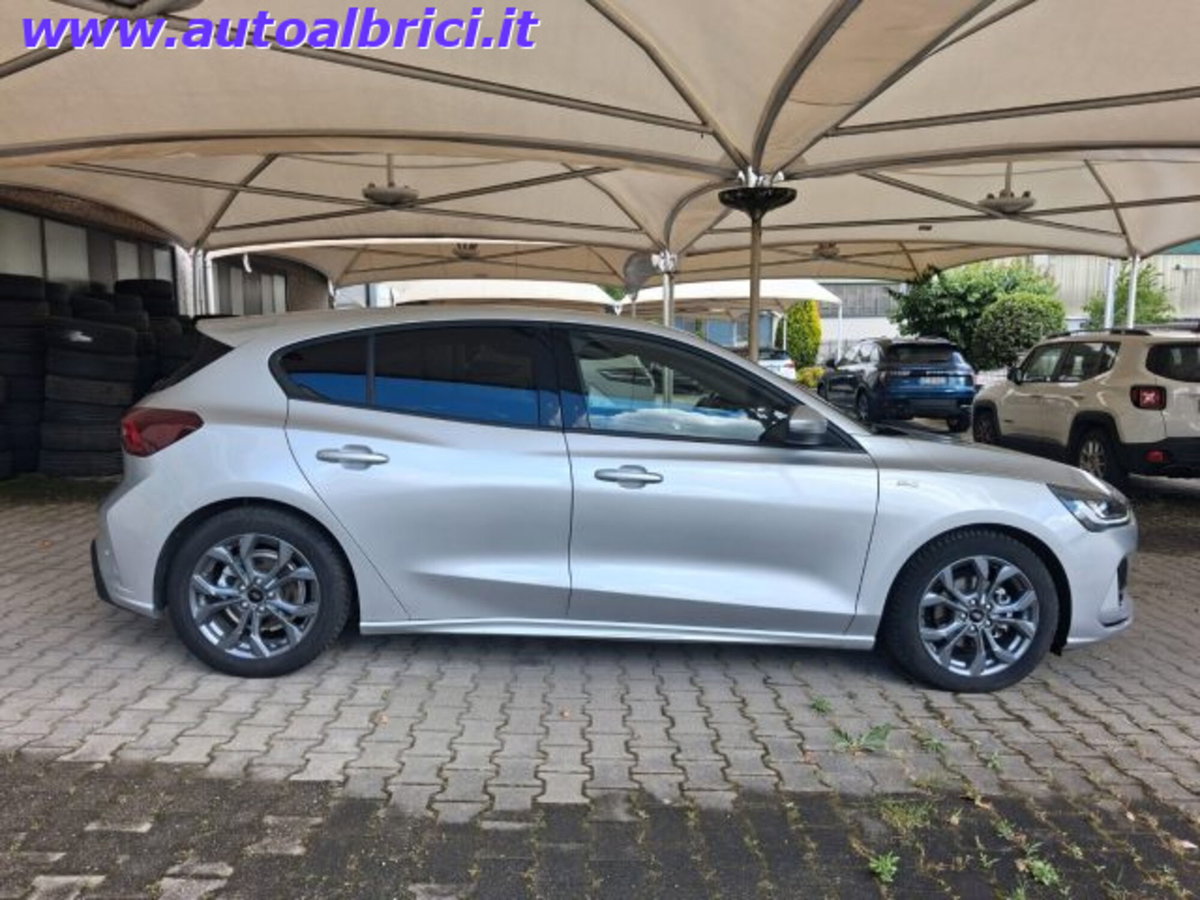 Ford Focus 1.0 EcoBoost Hybrid 125 CV Power. 5p. ST-Line Style (10)