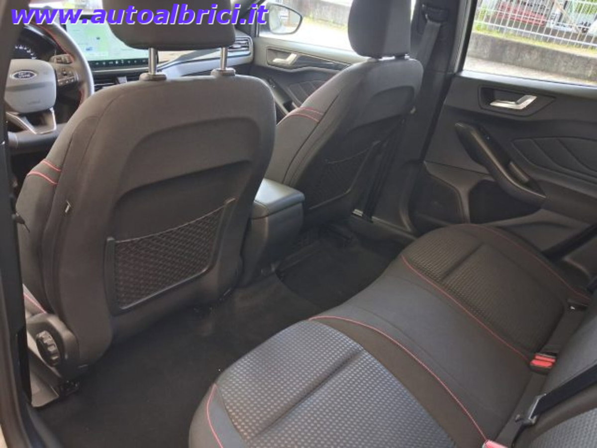 Ford Focus 1.0 EcoBoost Hybrid 125 CV Power. 5p. ST-Line Style (18)