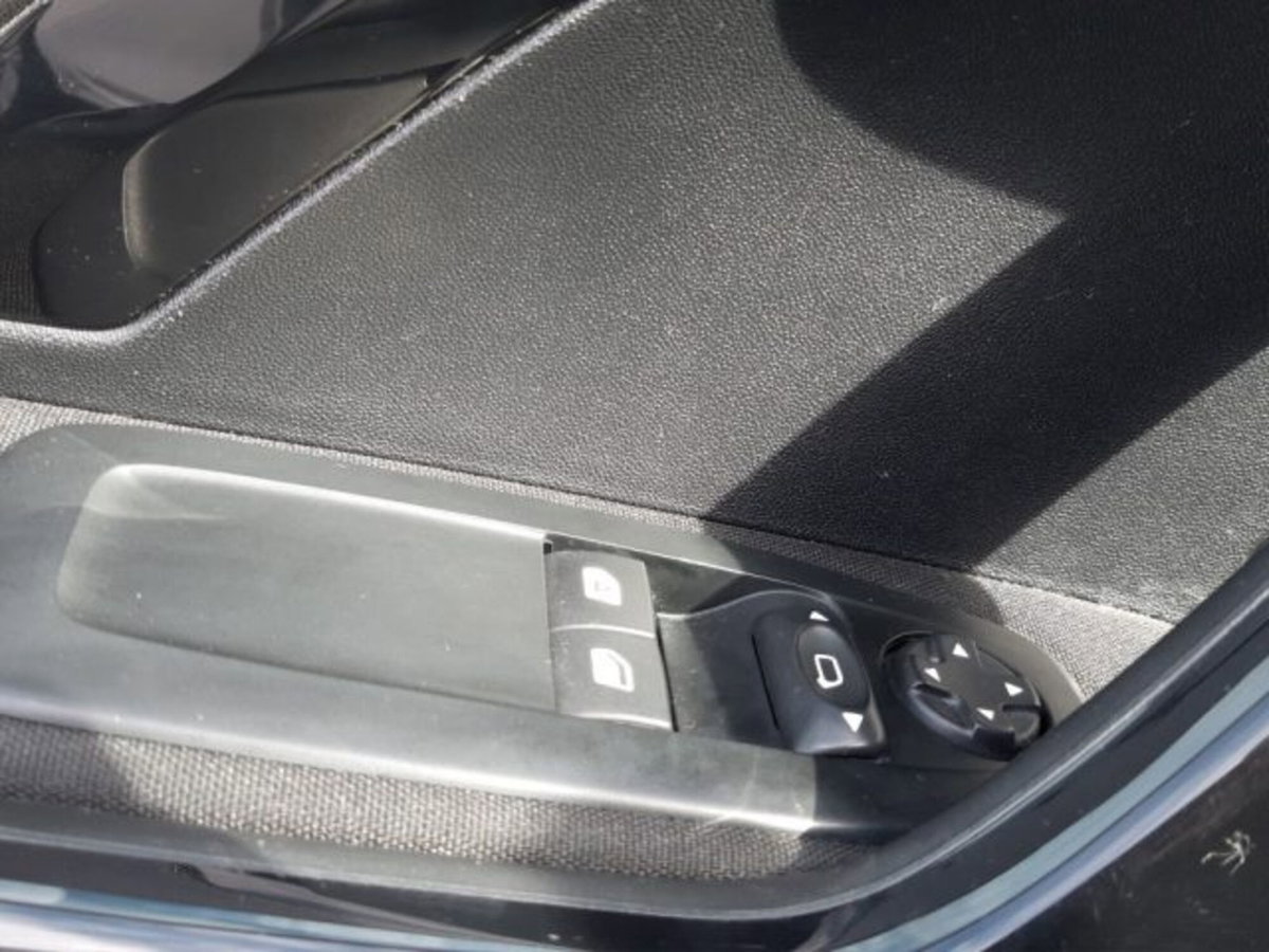 Peugeot 208 82 5 porte Allure (12)