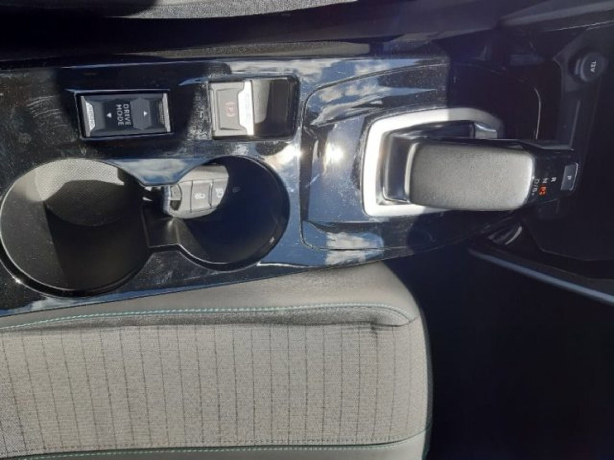 Peugeot 208 motore elettrico 136 CV 5 porte GT (15)