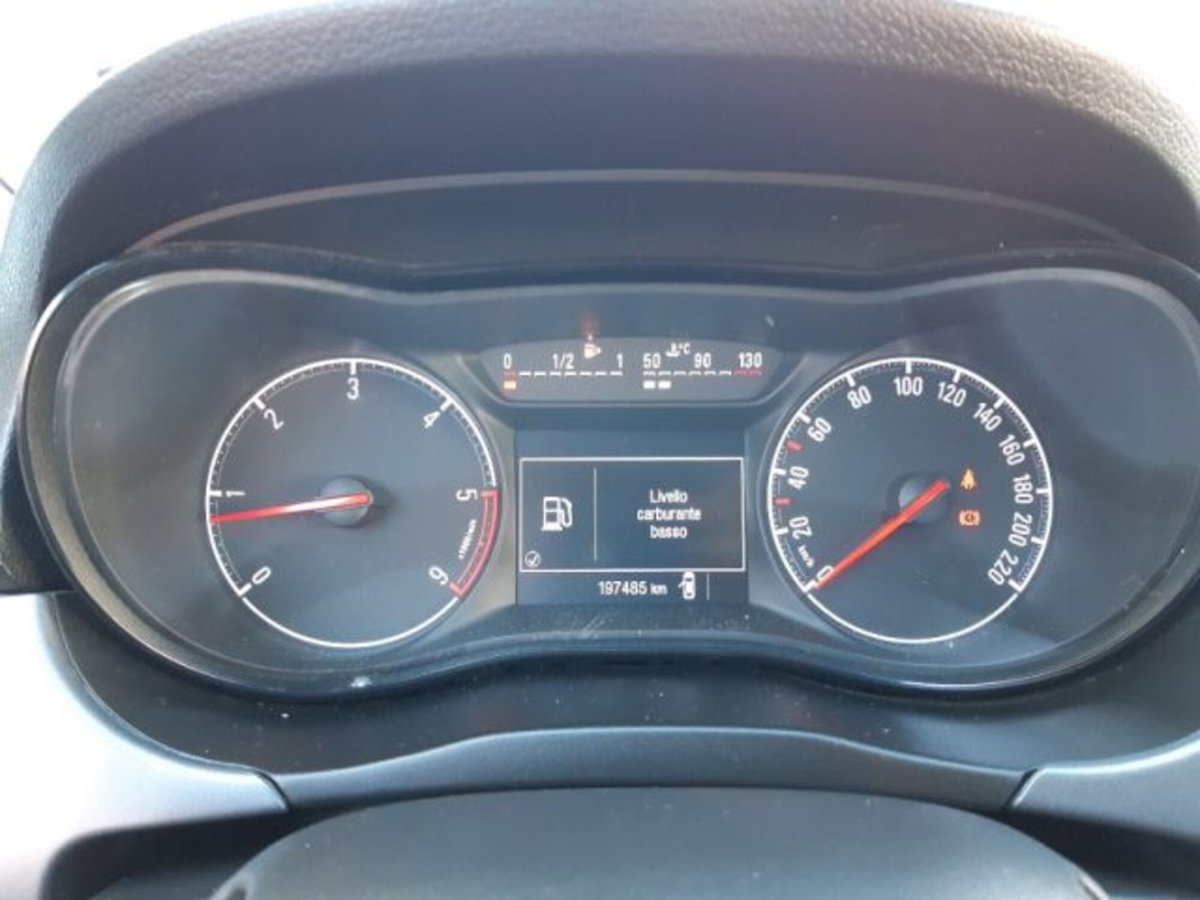 Opel Corsa Coupé 1.3 CDTI ecoFLE95CV Start&Stop Cosmo (6)